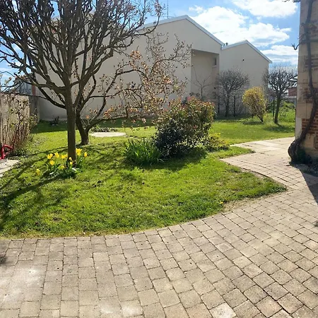 Landhuis Renove Avec Jardin Clos, Cheminee Et Baby-foot A Contrisson, Proche Du Du Der. *