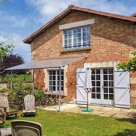 Renove Avec Jardin Clos, Cheminee Et Baby-foot A Contrisson, Proche Du Du Der. - Fr-1-585-16 *