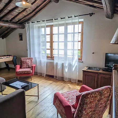 Renove Avec Jardin Clos, Cheminee Et Baby-foot A Contrisson, Proche Du Du Der.