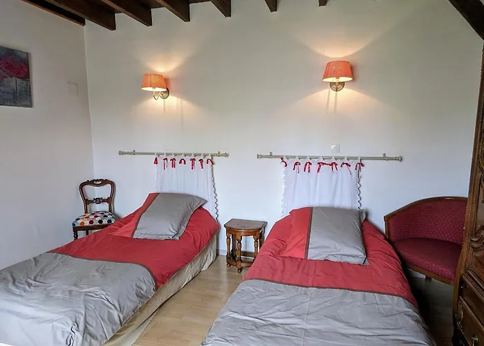 Renove Avec Jardin Clos, Cheminee Et Baby-foot A Contrisson, Proche Du Du Der. - Fr-1-585-16 * Contrisson