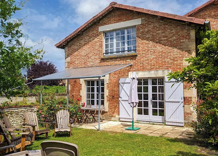 Renove Avec Jardin Clos, Cheminee Et Baby-foot A Contrisson, Proche Du Du Der. - Fr-1-585-16 *