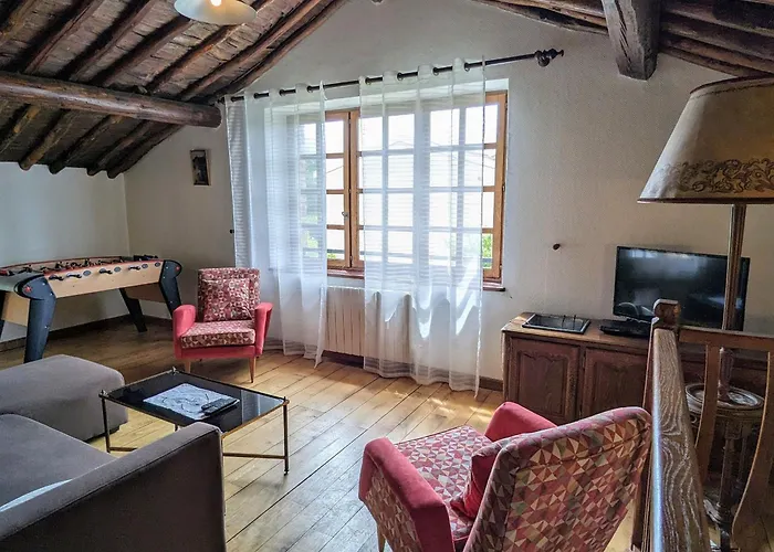 Renove Avec Jardin Clos, Cheminee Et Baby-foot A Contrisson, Proche Du Du Der. - Fr-1-585-16