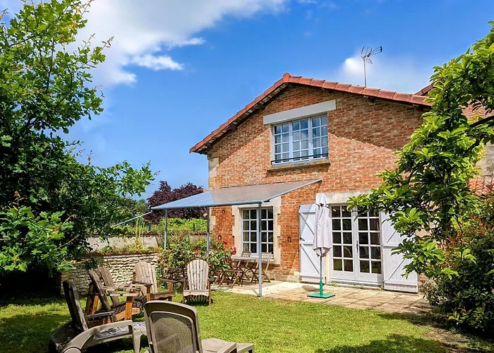 Renove Avec Jardin Clos, Cheminee Et Baby-foot A Contrisson, Proche Du Du Der. - Fr-1-585-16 Holiday home